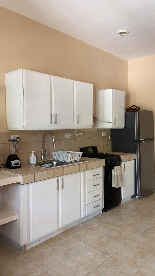 Beachfront Apartment With Swimming Pool. One Bedroom Селестун Экстерьер фото