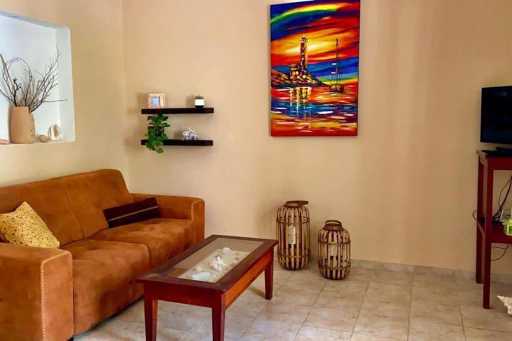 Beachfront Apartment With Swimming Pool. One Bedroom Селестун Экстерьер фото